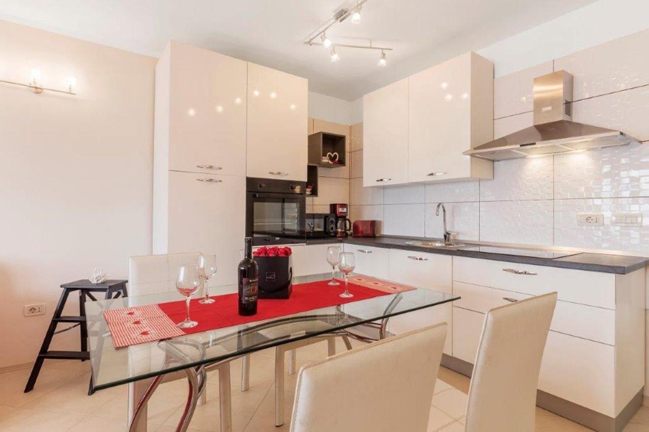 Apartment Dubravka Near The Sandy Beach Μεντουλίν Εξωτερικό φωτογραφία