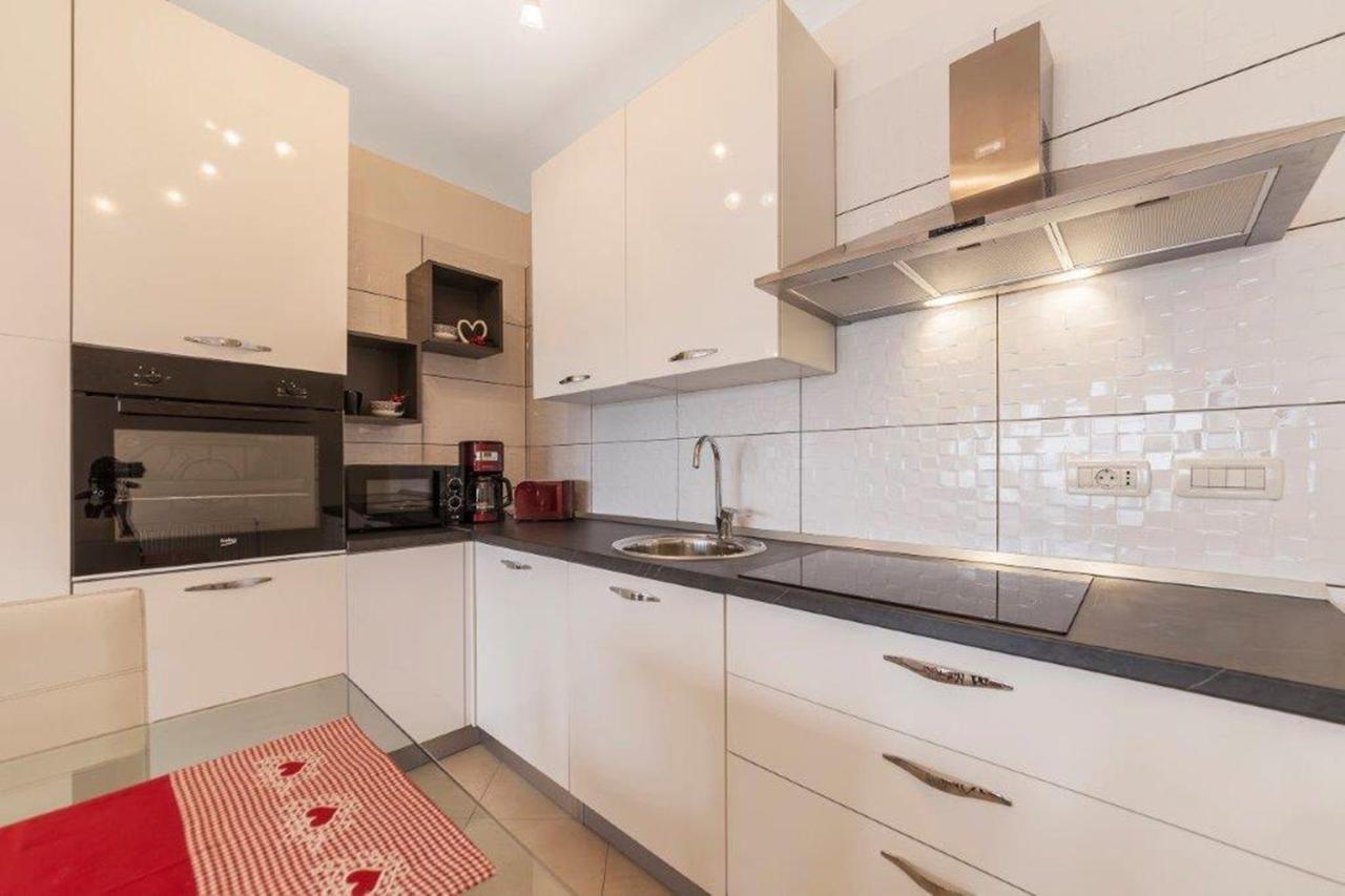 Apartment Dubravka Near The Sandy Beach Μεντουλίν Εξωτερικό φωτογραφία