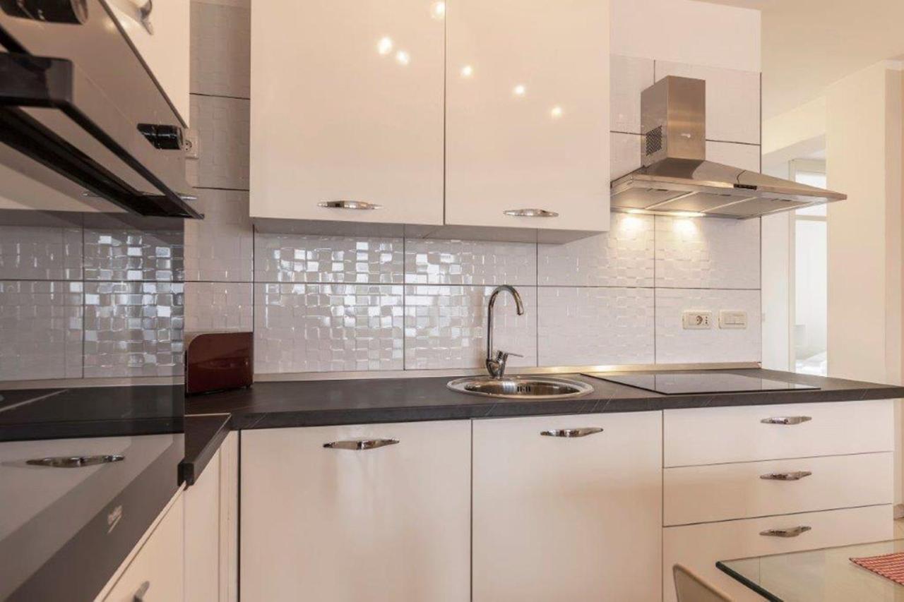 Apartment Dubravka Near The Sandy Beach Μεντουλίν Εξωτερικό φωτογραφία