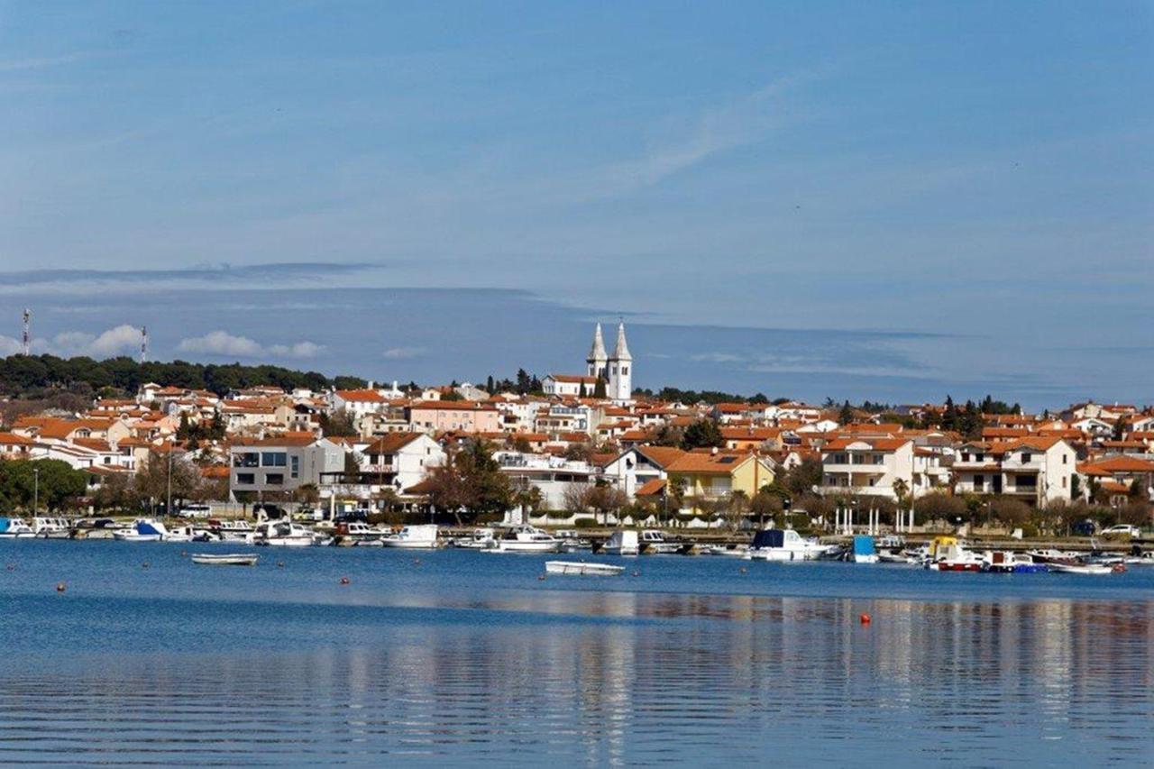 Apartment Dubravka Near The Sandy Beach Μεντουλίν Εξωτερικό φωτογραφία