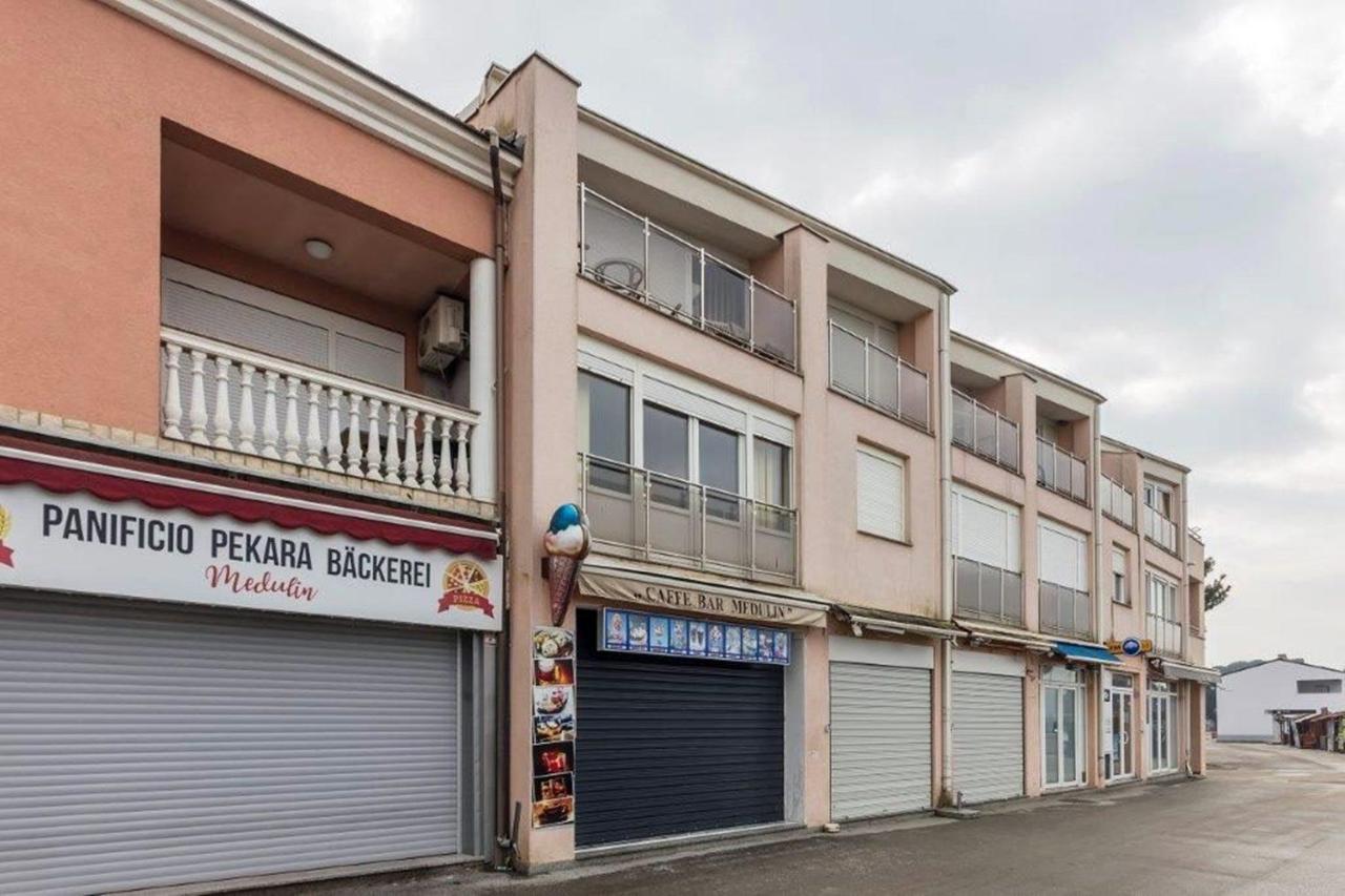 Apartment Dubravka Near The Sandy Beach Μεντουλίν Εξωτερικό φωτογραφία